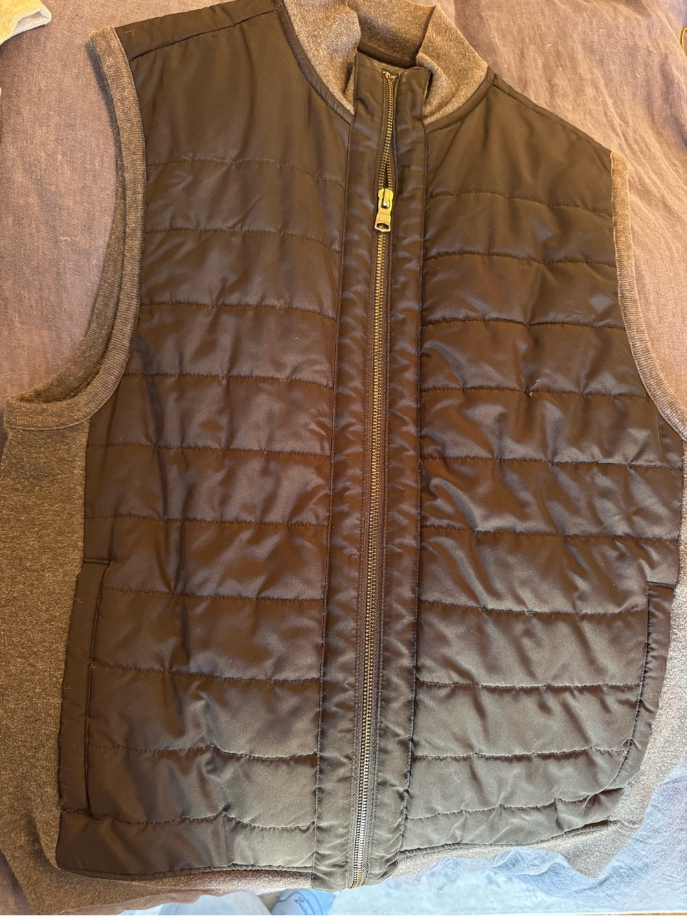 Banana Republic Men’s Quilted Zip-Front Vest in Black and Gray Size L